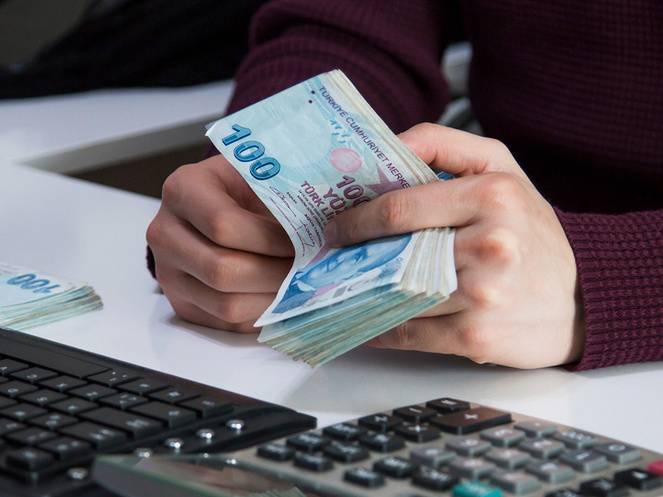 3 yıl dolmadan emekli maaşını taşımak isteyenlere 8250 lira promosyon! İşte cayma hakkı bedeli